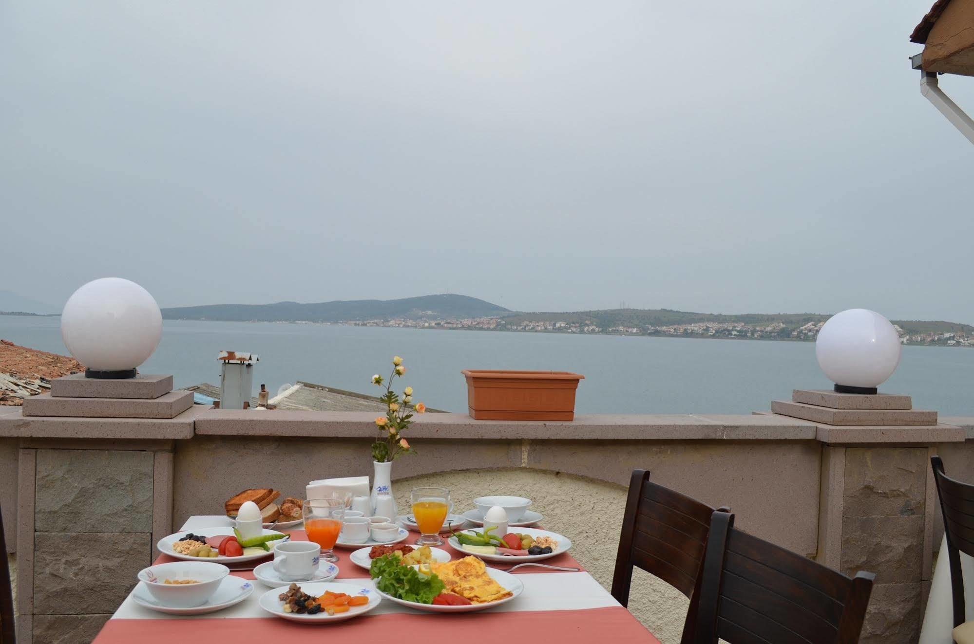 Ayvalik Palas Hotel エクステリア 写真