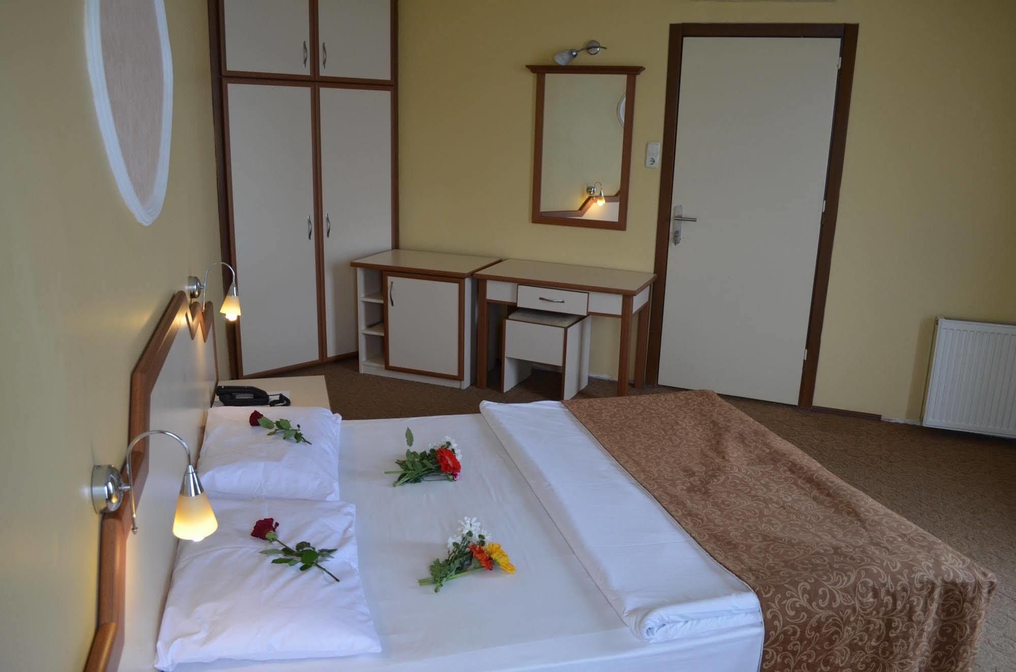 Ayvalik Palas Hotel エクステリア 写真