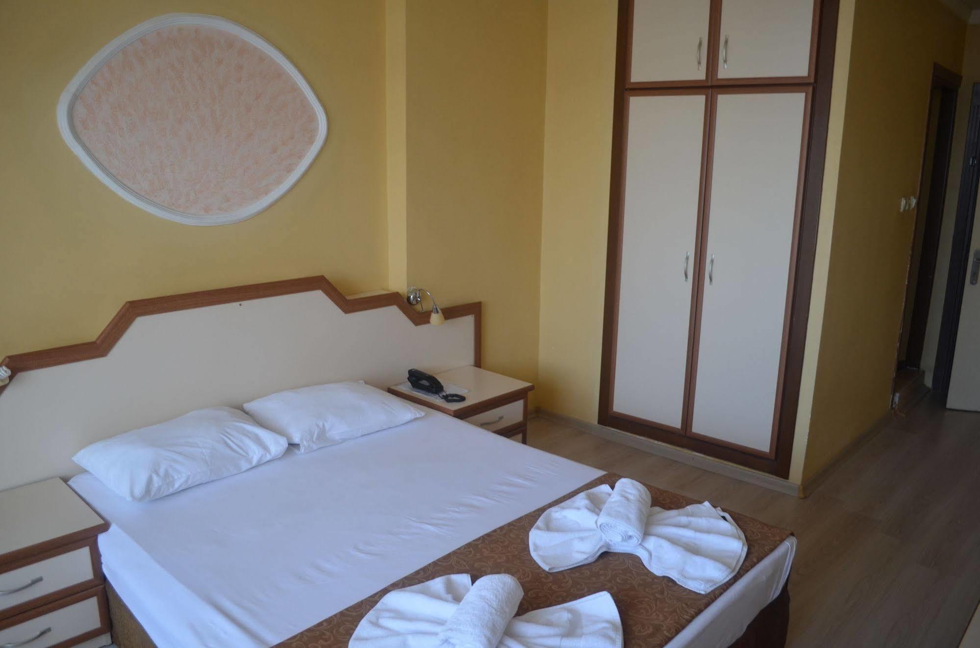 Ayvalik Palas Hotel エクステリア 写真