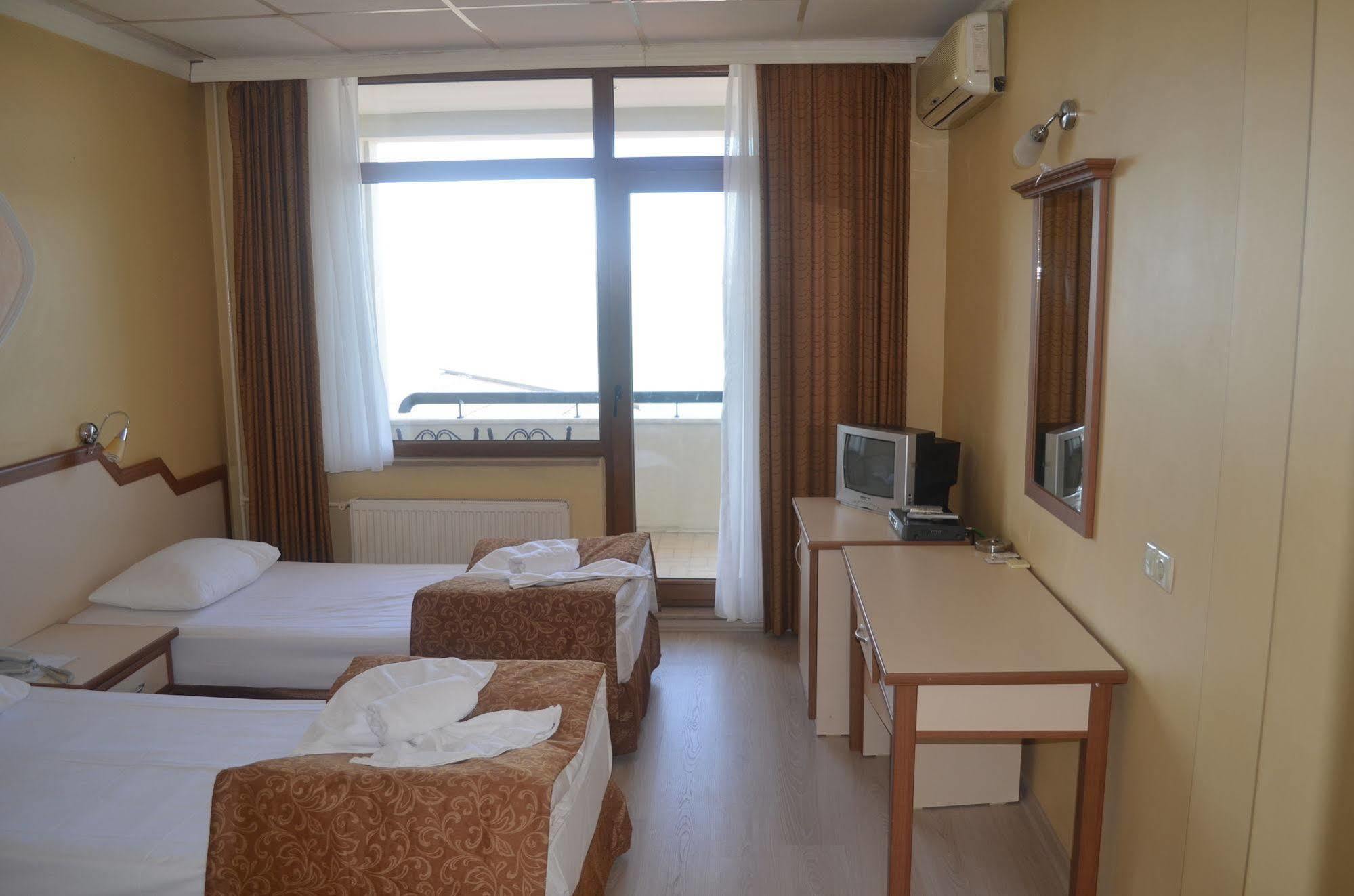 Ayvalik Palas Hotel エクステリア 写真