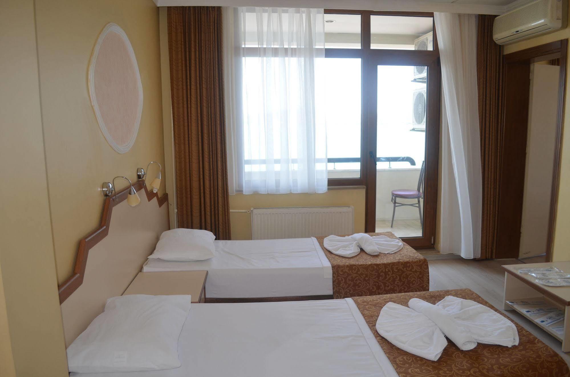 Ayvalik Palas Hotel エクステリア 写真